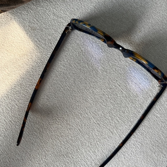 Ray-Ban Tortoise Shell Sunglasses - Picture 9 of 9